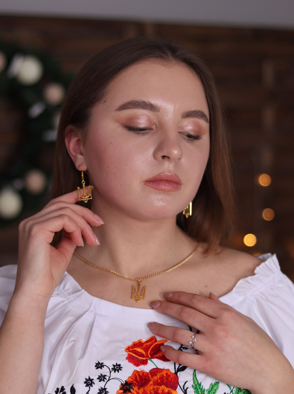 Ukraine National Emblem Neckla – Embroidery Legacy Bewertung und Preis