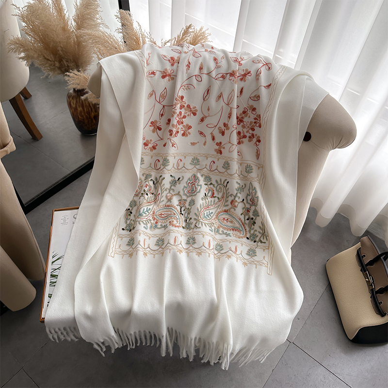 New Luxury Design Winter Embro – Embroidery Pashmina Bewertung und Preis