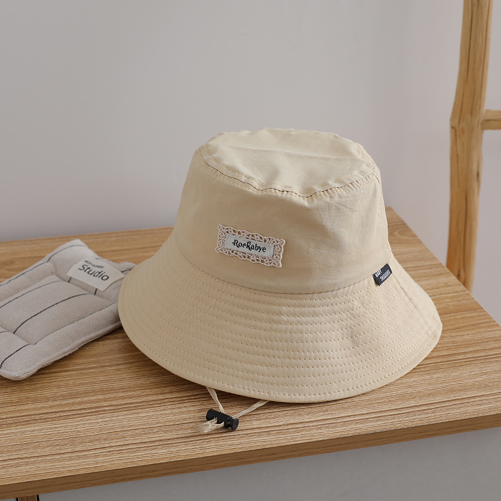 Children's hat with multi-colo – Embroidery Letter Bewertung und Preis
