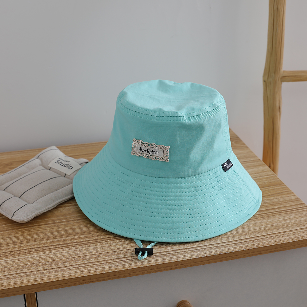 Children's hat with multi-colo – Embroidery Letter Bewertung und Preis